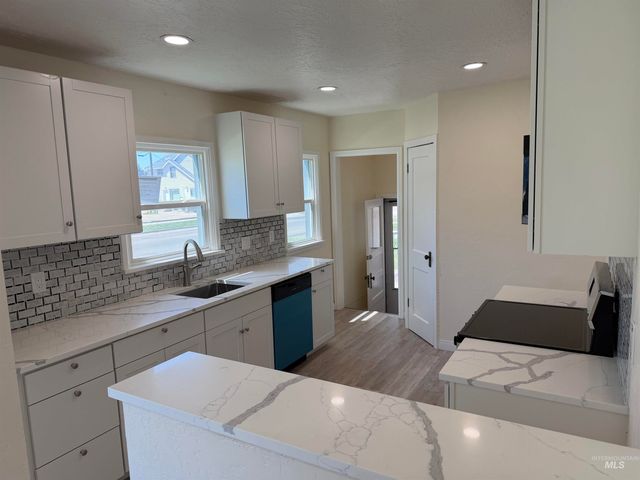 123 18th Ave S, Nampa, ID 83651