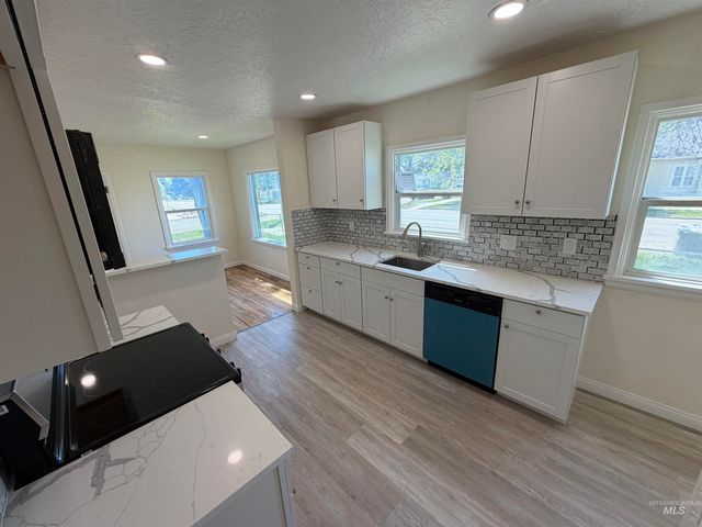 123 18th Ave S, Nampa, ID 83651