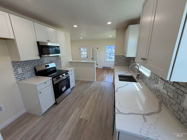 123 18th Ave S, Nampa, ID 83651