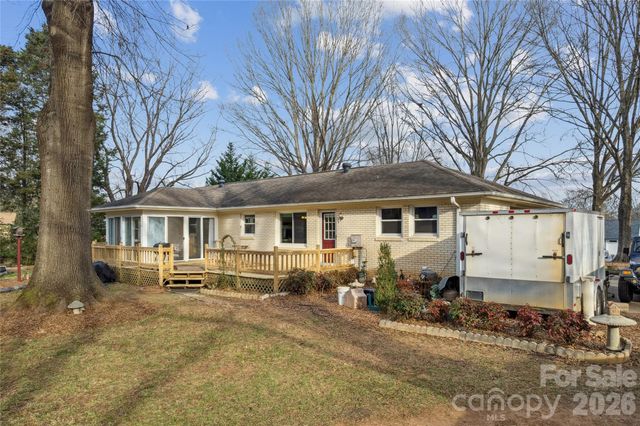 14409 Springwater Drive, Matthews, NC 28105