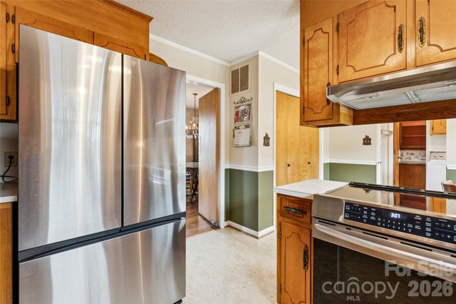 14409 Springwater Drive, Matthews, NC 28105