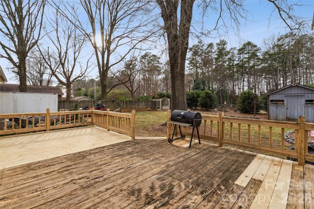14409 Springwater Drive, Matthews, NC 28105
