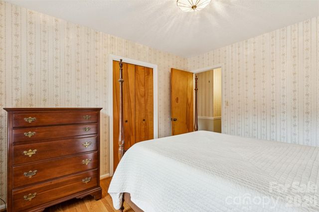 14409 Springwater Drive, Matthews, NC 28105