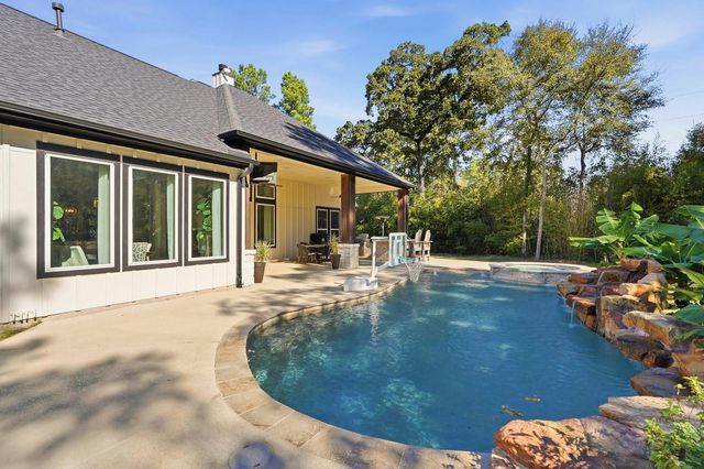 33710 Walnut Grove Drive, Magnolia, TX 77355