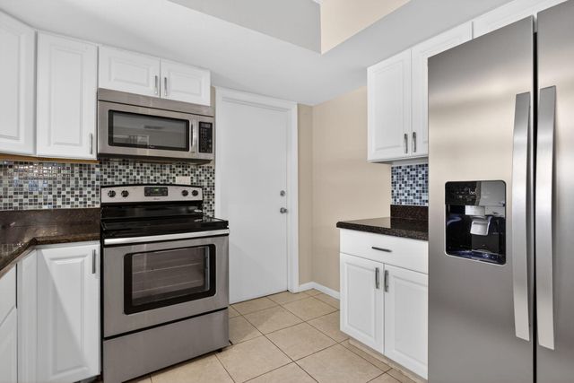 1780 NE 39th Court 901, Pompano Beach, FL 33064