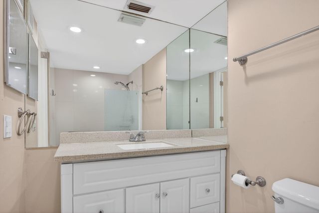 1780 NE 39th Court 901, Pompano Beach, FL 33064