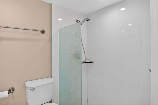 1780 NE 39th Court 901, Pompano Beach, FL 33064