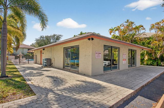 1780 NE 39th Court 901, Pompano Beach, FL 33064