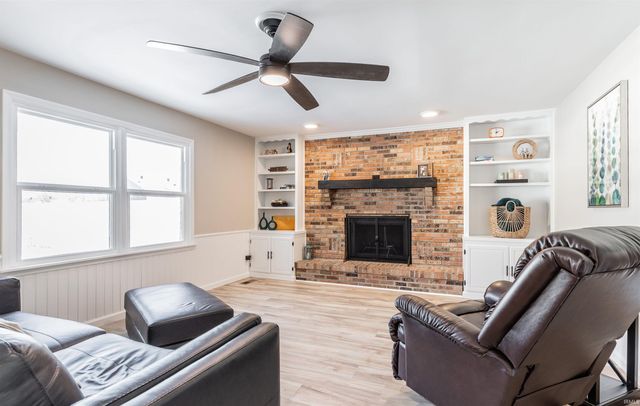 7244 Edgedale Drive, Newburgh, IN 47630