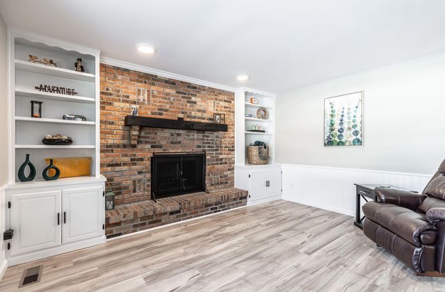 7244 Edgedale Drive, Newburgh, IN 47630