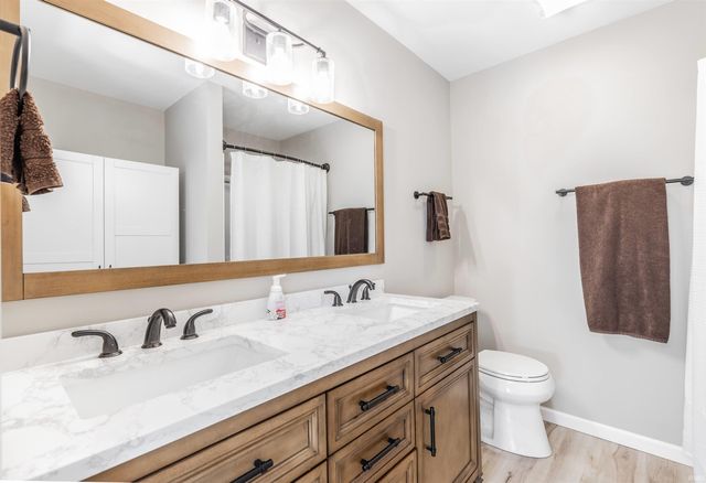 7244 Edgedale Drive, Newburgh, IN 47630