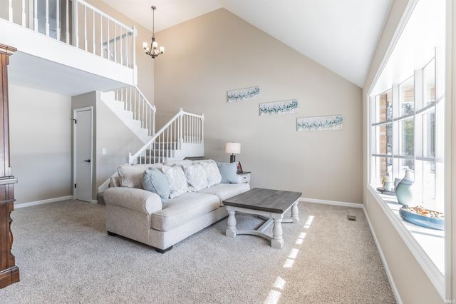 7244 Edgedale Drive, Newburgh, IN 47630