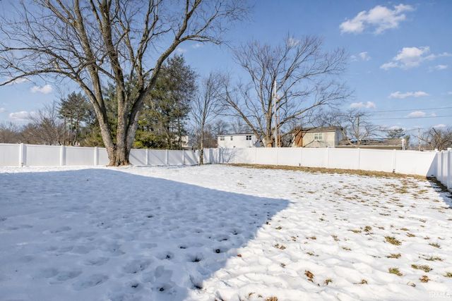 7244 Edgedale Drive, Newburgh, IN 47630