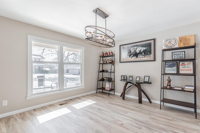 7244 Edgedale Drive, Newburgh, IN 47630