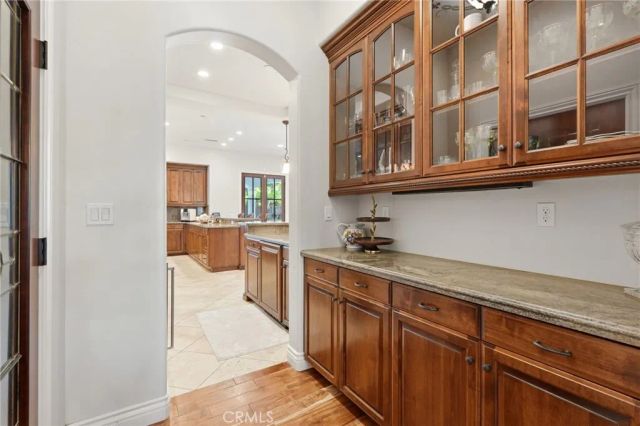 3939 W Robinwood, Visalia, CA 93291