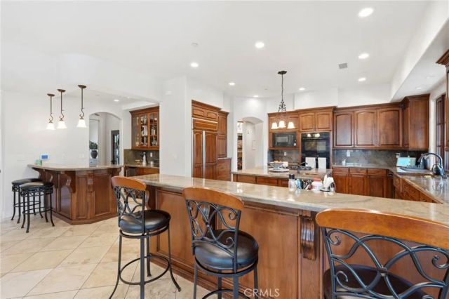 3939 W Robinwood, Visalia, CA 93291