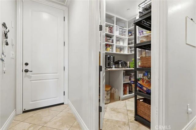 3939 W Robinwood, Visalia, CA 93291