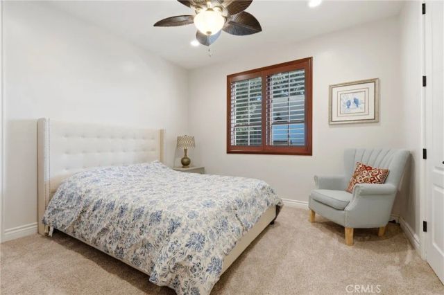 3939 W Robinwood, Visalia, CA 93291