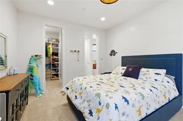 3939 W Robinwood, Visalia, CA 93291