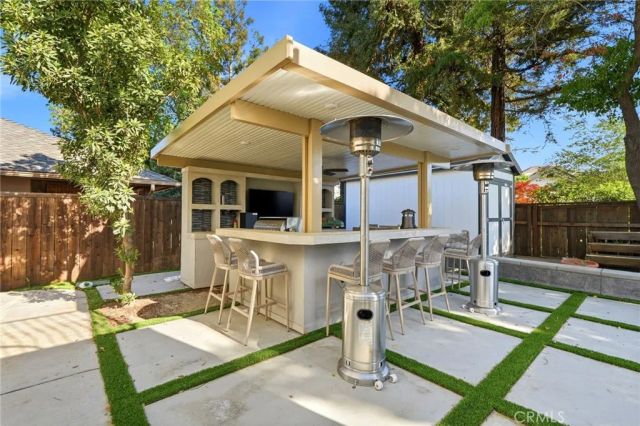 3939 W Robinwood, Visalia, CA 93291