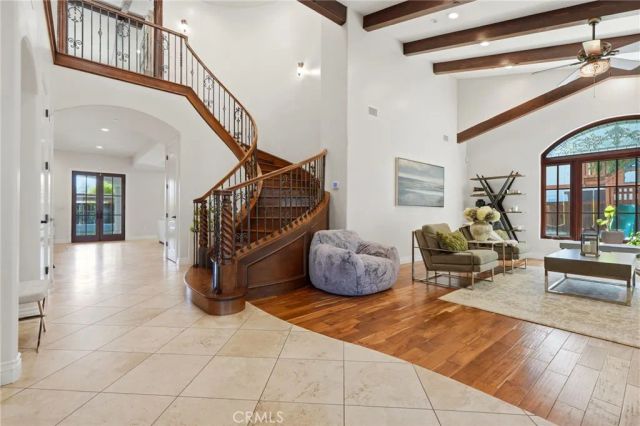 3939 W Robinwood, Visalia, CA 93291