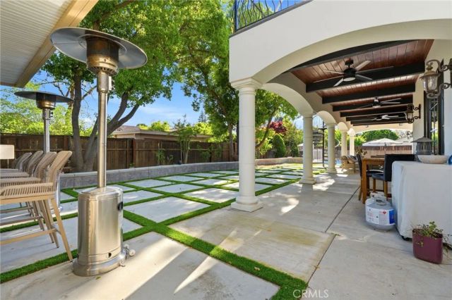 3939 W Robinwood, Visalia, CA 93291