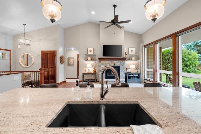 1004 HEYERDAHL HEIGHTS, Hobart, WI 54313