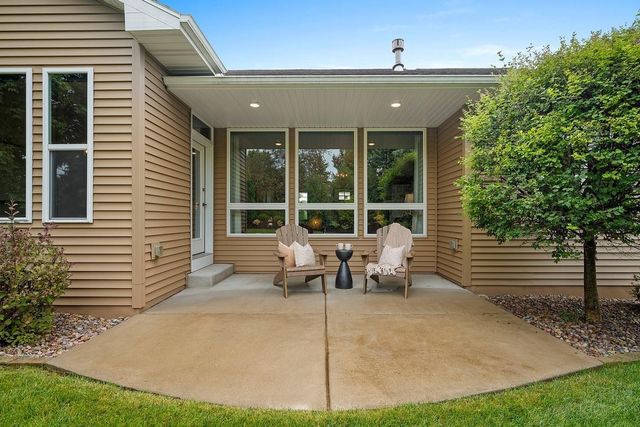 1004 HEYERDAHL HEIGHTS, Hobart, WI 54313