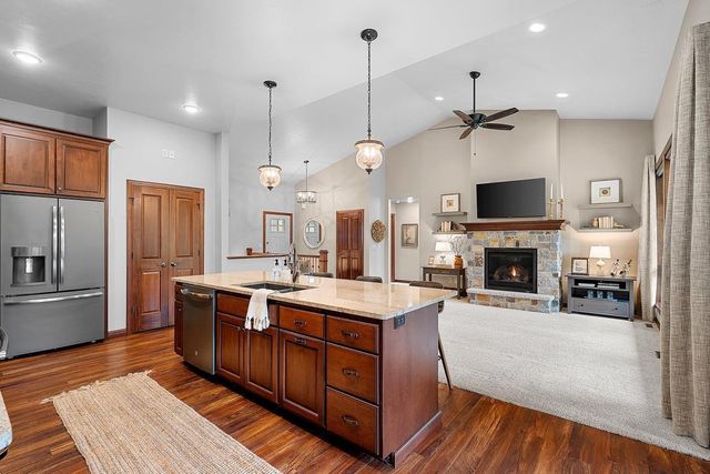 1004 HEYERDAHL HEIGHTS, Hobart, WI 54313