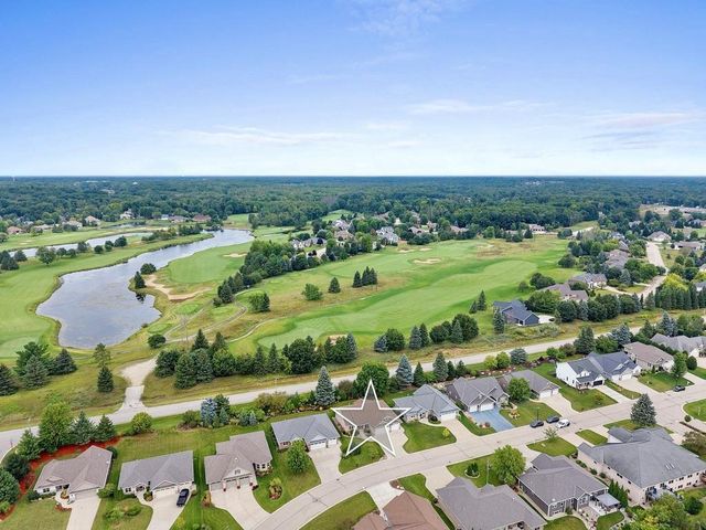 1004 HEYERDAHL HEIGHTS, Hobart, WI 54313
