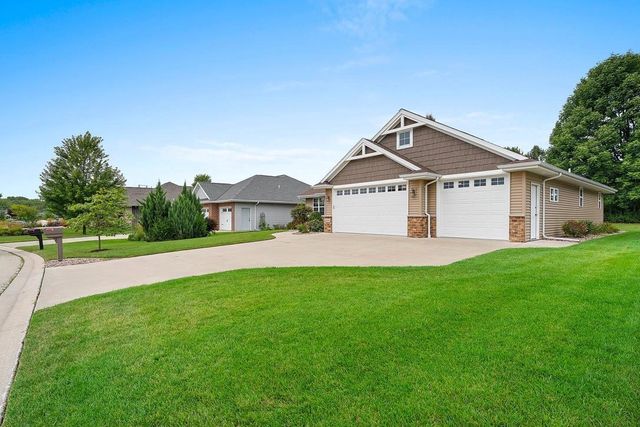 1004 HEYERDAHL HEIGHTS, Hobart, WI 54313
