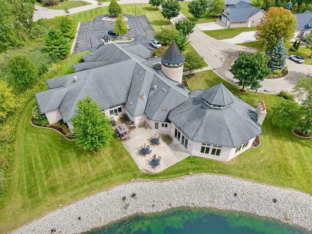1004 HEYERDAHL HEIGHTS, Hobart, WI 54313