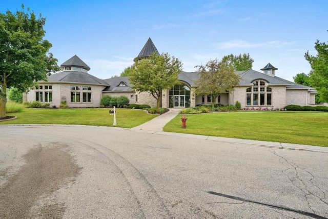 1004 HEYERDAHL HEIGHTS, Hobart, WI 54313