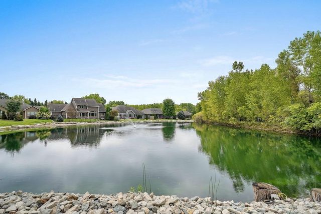 1004 HEYERDAHL HEIGHTS, Hobart, WI 54313