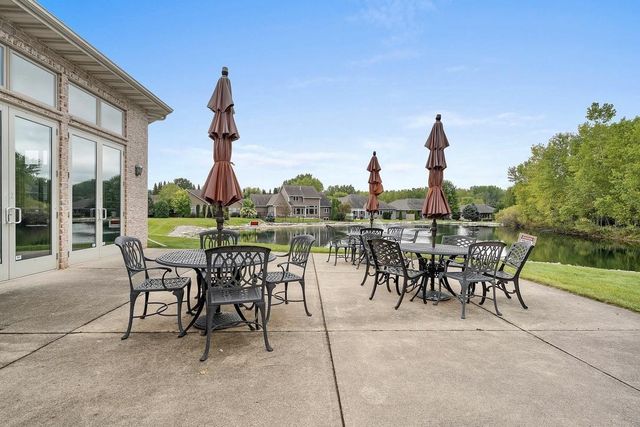 1004 HEYERDAHL HEIGHTS, Hobart, WI 54313