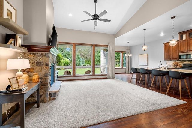 1004 HEYERDAHL HEIGHTS, Hobart, WI 54313