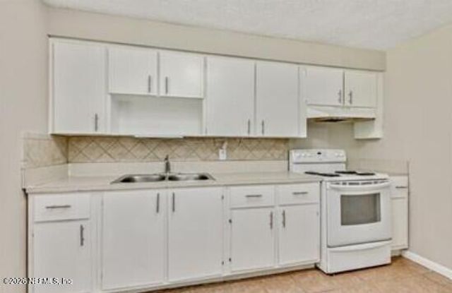 8331 OLD PLANK Road, Jacksonville, FL 32220