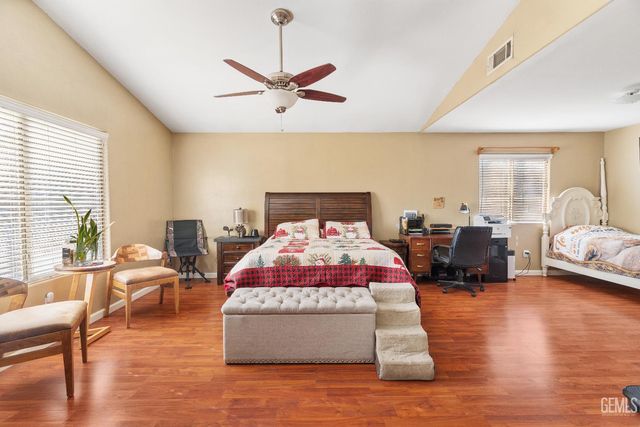 9703 touchstone dr, Bakersfield, CA 93311