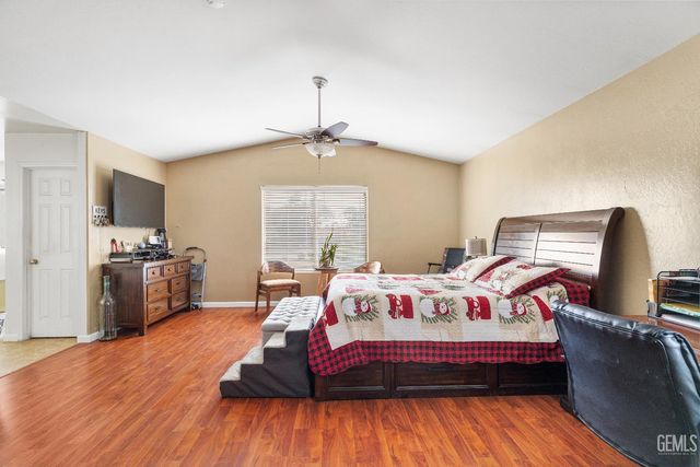 9703 touchstone dr, Bakersfield, CA 93311