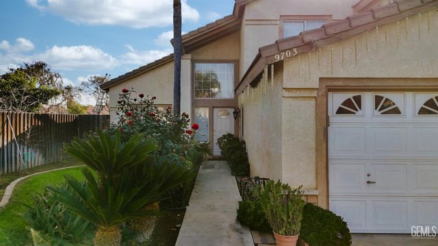 9703 touchstone dr, Bakersfield, CA 93311