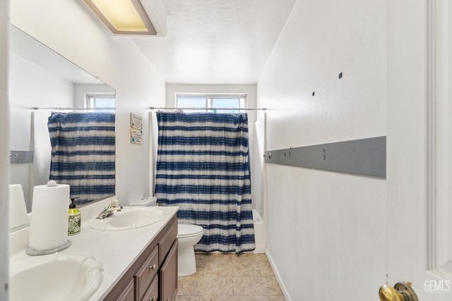 9703 touchstone dr, Bakersfield, CA 93311