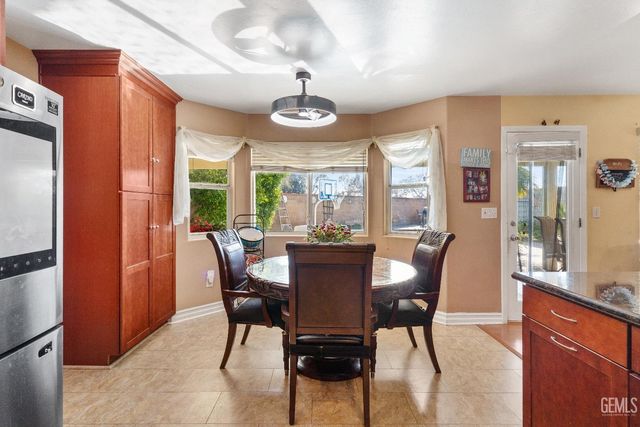 9703 touchstone dr, Bakersfield, CA 93311