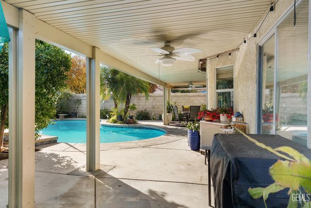 9703 touchstone dr, Bakersfield, CA 93311