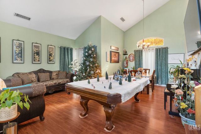 9703 touchstone dr, Bakersfield, CA 93311