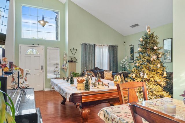 9703 touchstone dr, Bakersfield, CA 93311