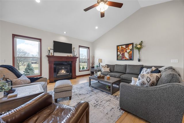 804 Palmyra Drive NE, Cedar Rapids, IA 52402