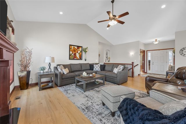 804 Palmyra Drive NE, Cedar Rapids, IA 52402