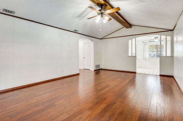 1910 Jamestown Court, Arlington, TX 76013