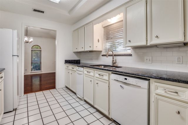 1910 Jamestown Court, Arlington, TX 76013