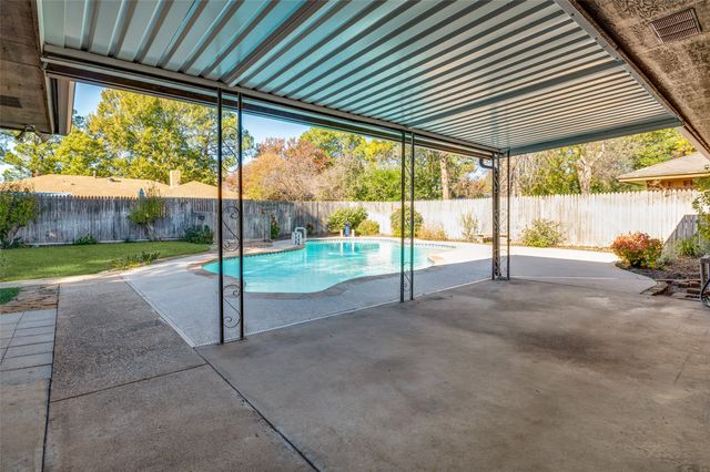 1910 Jamestown Court, Arlington, TX 76013